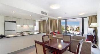 OVR Caloundra - Geraldton Accommodation 10