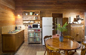 Glass House Mountains Ecolodge - Geraldton Accommodation 27