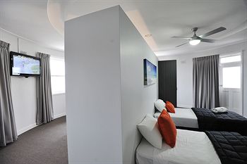 The Lakes Hotel - Geraldton Accommodation 6