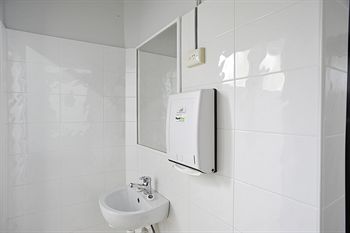 The Lakes Hotel - Geraldton Accommodation 7