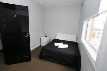 The Lakes Hotel - Geraldton Accommodation 8