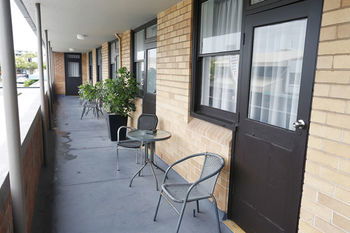 The Lakes Hotel - Geraldton Accommodation 14