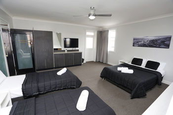The Lakes Hotel - Geraldton Accommodation 17