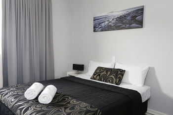 The Lakes Hotel - Geraldton Accommodation 25