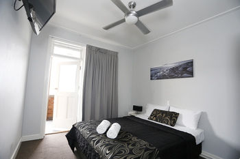 The Lakes Hotel - Geraldton Accommodation 29