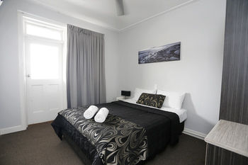 The Lakes Hotel - Geraldton Accommodation 31