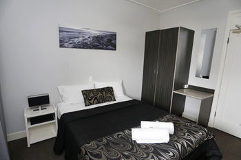 The Lakes Hotel - Geraldton Accommodation 32