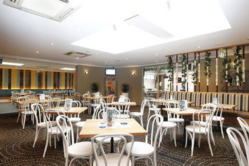 The Lakes Hotel - Geraldton Accommodation 36