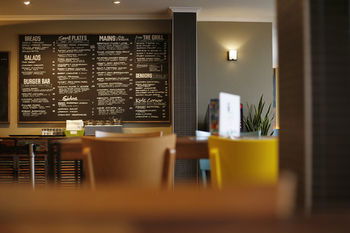 The Lakes Hotel - Geraldton Accommodation 44