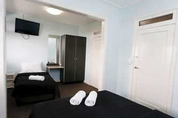 The Lakes Hotel - Geraldton Accommodation 57