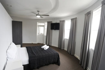 The Lakes Hotel - Geraldton Accommodation 60