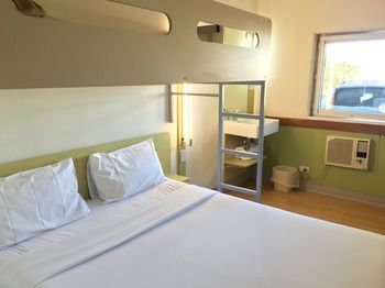 Ibis Budget Campbelltown - Geraldton Accommodation 4