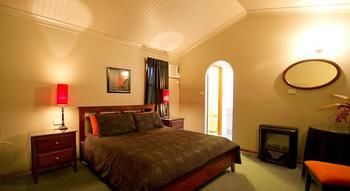 Riverwood Downs Mountain Valley Resort - Geraldton Accommodation 16