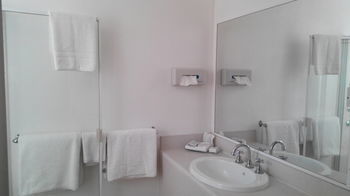 Branxton House Motel, Hunter Valley - Geraldton Accommodation 10
