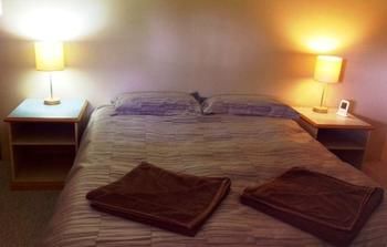 Hunter Hideaway Cottages - Geraldton Accommodation 0