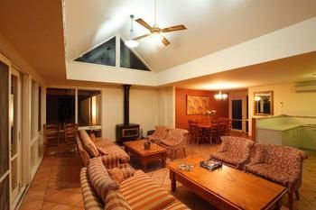 Rothbury Escape - Geraldton Accommodation 10
