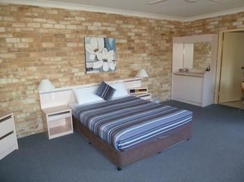 Mollymook Surfbeach Motel And Apartments - Geraldton Accommodation 1