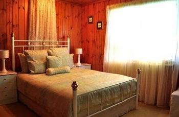 Peppertree Cottage - Geraldton Accommodation 8