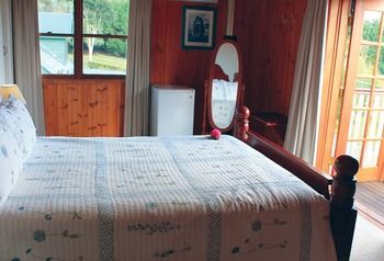 Peppertree Cottage - Geraldton Accommodation 11