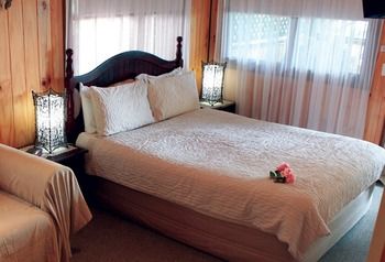 Peppertree Cottage - Geraldton Accommodation 14
