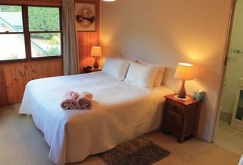 Peppertree Cottage - Geraldton Accommodation 16