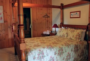 Peppertree Cottage - Geraldton Accommodation 18