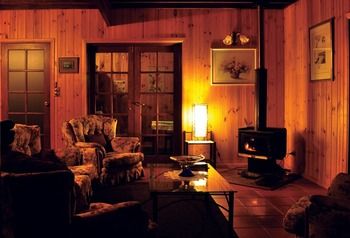 Peppertree Cottage - Geraldton Accommodation 20