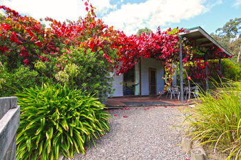 Valley Farm Vineyard Cottages - Geraldton Accommodation 4