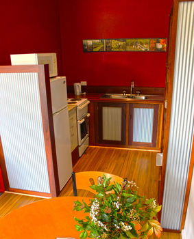 Valley Farm Vineyard Cottages - Geraldton Accommodation 7