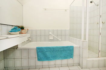 Wattle Holiday Rental - Geraldton Accommodation 0