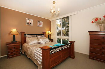 Wattle Holiday Rental - Geraldton Accommodation 1