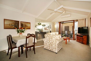 Wattle Holiday Rental - Geraldton Accommodation 4