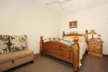 Lisson Holiday Rental - Geraldton Accommodation 3
