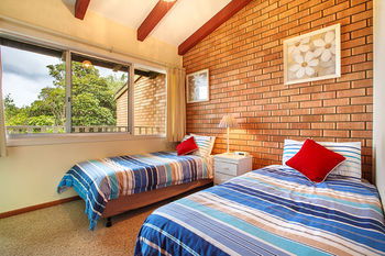 Mollymook Beach Units - Geraldton Accommodation 2