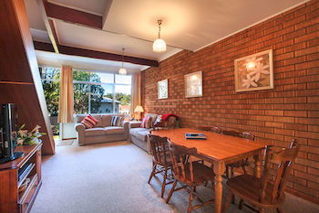 Mollymook Beach Units - Geraldton Accommodation 15