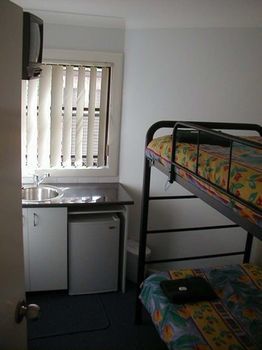 Sinclairs City Hostel - Geraldton Accommodation 10