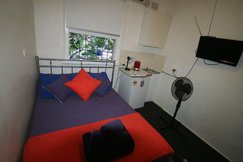 Zing Backpackers - Geraldton Accommodation 3