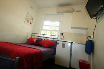 Zing Backpackers - Geraldton Accommodation 6