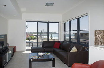 Mollymook Beachfront Executive Apartment - Geraldton Accommodation 26