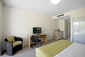 Magenta Studio Room - Geraldton Accommodation 4