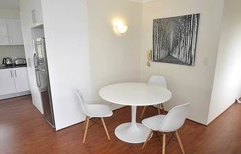 Balmain 4 Mont Furnished Apartment - Geraldton Accommodation 3