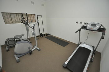 Balmain 2 Mont Furnished Apartment - Geraldton Accommodation 1