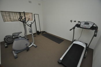 Balmain 2 Mont Furnished Apartment - Geraldton Accommodation 5