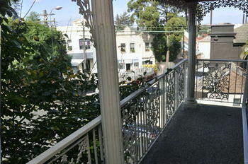Balmain 2 Mont Furnished Apartment - Geraldton Accommodation 8