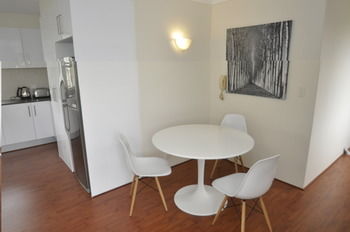 Balmain 2 Mont Furnished Apartment - Geraldton Accommodation 10