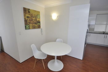 Balmain 2 Mont Furnished Apartment - Geraldton Accommodation 11
