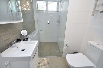 Cremorne 3 Win Furnished Apartment - Geraldton Accommodation 1
