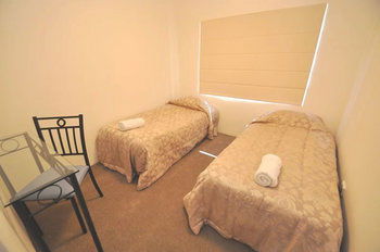 Cremorne 4 Ran Furnished Apartment - Geraldton Accommodation 1