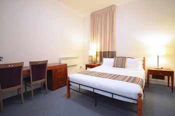 The Hallows Accommodation - Geraldton Accommodation 0