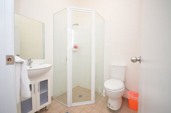 The Hallows Accommodation - Geraldton Accommodation 2